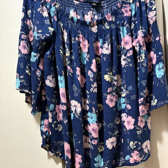 Floral Navy Blue Women's Top - Picture 4 of 7